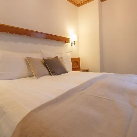 Hotell Alpenblick Superior 3*
