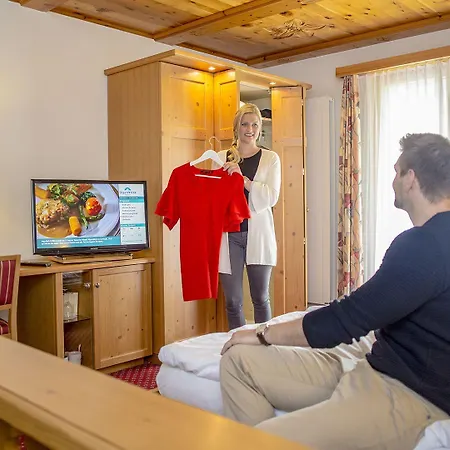 Hotell Alpenblick Superior 3*