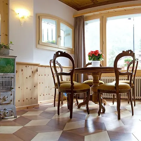 Hotell Alpenblick Superior 3*